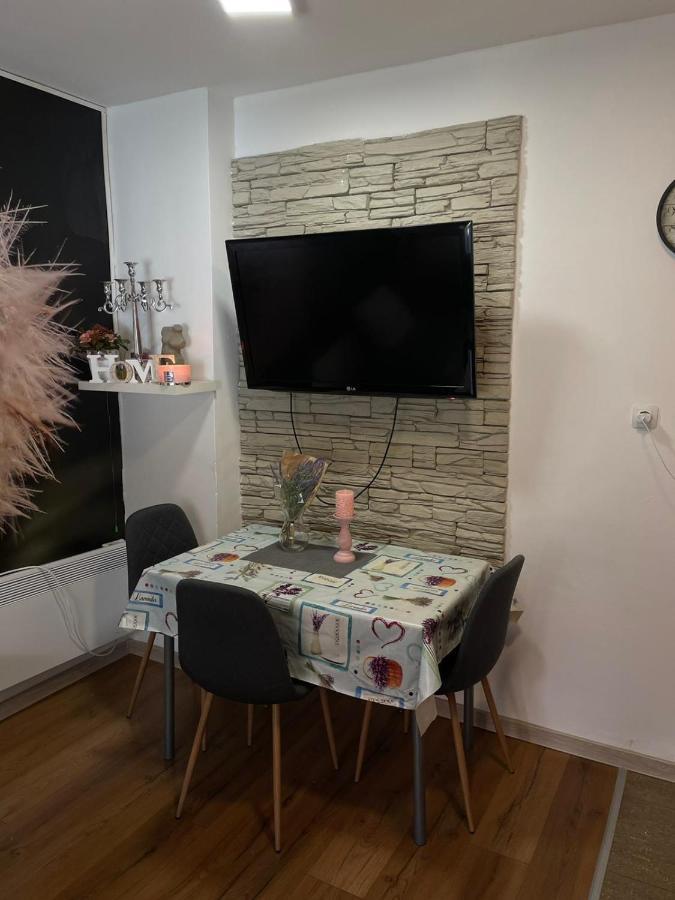 Cozy 1B Apartment Vera-Self Check In ザグレブ エクステリア 写真